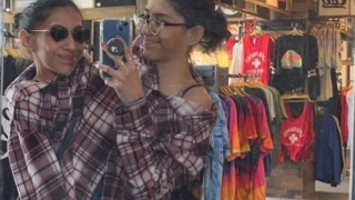 Παντρεμένη σιαμαία απαντά στην ερώτηση που της κάνουν όλοι: «Τι γίνεται στο σεξ;»