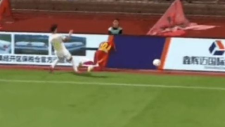 Κίνα: Ποδοσφαιριστής χτύπησε σε πινακίδα και «φλέρταρε» με παράλυση