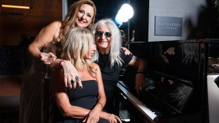 Με Νίκο Καρβέλα και λαμπερές προσωπικότητες το πάρτι της Θεοδοσίας Ζεγκινιάδου