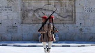 Φυλακή προβλέπει η κυβερνητική ρύθμιση για τις διαδηλώσεις στον Άγνωστο Στρατιώτη