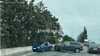 Θεσσαλονίκη: Αναποδογύρισε όχημα στη στροφή Πλαγιαρίου μετά από καραμπόλα