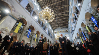 Πανηγυρικό το κλίμα στον Άγιο Δημήτριο: Πλήθος κόσμου στην εκκλησία