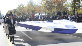 28η Οκτωβρίου: Οι πολίτες της Θεσσαλονίκης τιμούν τη χώρα και τους ήρωές της