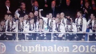 Το «τερμάτισε» η Ρόζενμποργκ με το mannequin challenge (video)