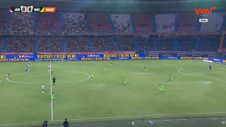 Κολομβία: Γιατί ποδοσφαιριστές ξάπλωσαν στο χορτάρι