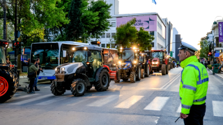 Νέα αγροτικά μπλόκα στη Θεσσαλία: «Χριστούγεννα στους δρόμους»