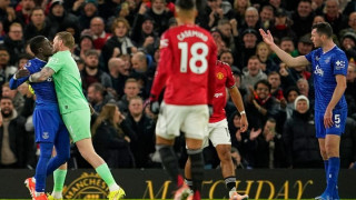Premier League: Αποβλήθηκε γιατί επιτέθηκε σε... συμπαίκτη του