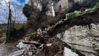 Δραματική η κατάσταση στα Τζουμέρκα: Οι δρόμοι κόπηκαν στα... δύο