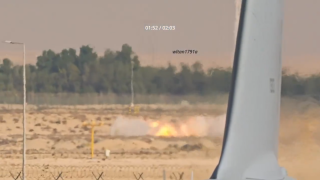 Καρέ-καρέ η συντριβή μαχητικού αεροσκάφους στο Dubai Air Show