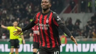 Με… οδηγό τον Λεάο η Μίλαν συνεχίζει πρώτη στη Serie A