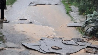 Κακοκαιρία Adel: Ξηλώθηκαν δρόμοι και πλημμύρισαν στη Θάσο