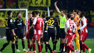 Λαμπαδαρίου για Άρης-Ολυμπιακός: Οι... τρεις κόκκινες και το πέναλτι