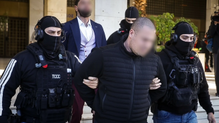 Έγκλημα στη Φοινικούντα: Ποιο είναι το τρίτο πρόσωπο που καταζητείται για συνέργεια