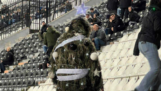 ΠΑΟΚ: Ντύθηκε... χριστουγεννιάτικο δέντρο και πήγε Τούμπα