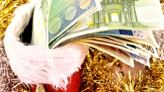 Πώς θα αμειφθούν όσοι εργαστούν Χριστούγεννα και Πρωτοχρονιά