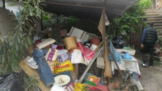 Θεσσαλονίκη: Πέταξαν κοντά σε κάδους 960 κιλά ρούχα & 700 κιλά μπάζα!