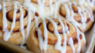 ΣOK: Σέρβιραν στη δασκάλα τους «γλυκό» με το σπέρμα τους!