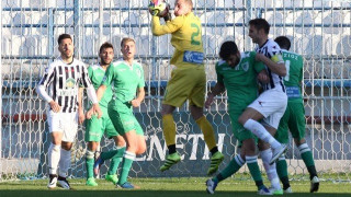 Όρθιος στη Ριζούπολη                       ο Αστέρας