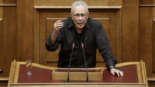 Προκαλεί πάλι ο Ζουράρις: «Και να χάσουμε μερικά νησιά δεν πειράζει»