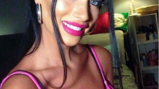 Αυτό είναι το σέξι μοντέλο που παρηγορεί τον Τζαβέλα! (pics)