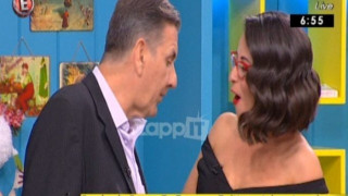 Ο Θαναηλάκης «έφτυσε»... το μπούστο της Νανάς Ηλιοπούλου! (ΒΙΝΤΕΟ)