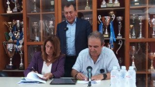 Υπογραφή χρηματοδότησης 200.000 ευρώ για την ανακατασκευή του γηπέδου της ΕΠΣ Μακεδονίας στη Μίκρα