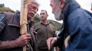 Σφοδρή αντιπαράθεση αγροτών on air: «Γιατί με είπες καλικάντζαρο;» - «Αλλού για αλλού είσαι αγόρι μου» (vid)