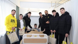 Σε παιδιά της Παιδιατρικής Πτέρυγας του «Άγιος Λουκάς» ο Άρης