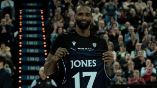 Μπιλμπάο-ΠΑΟΚ: Οι Βάσκοι τίμησαν τον Μάρβιν Τζόουνς πριν το τζάμπολ