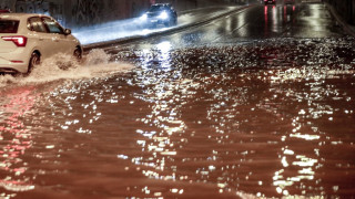 Τραγωδία στην Άνω Γλυφάδα: Νεκρή 56χρονη που παρασύρθηκε από τα ορμητικά νερά