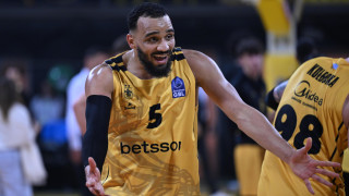 «Ηγέτης του Άρη»: Η αποθέωση των Γάλλων για τον Αμίν Νουά