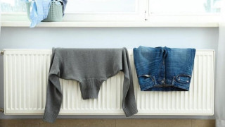 Γρήγορο στέγνωμα ρούχων με ζεστό μπουκάλι νερού-Οικονομικό και αποτελεσματικό κόλπο