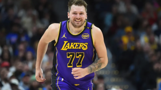 ΝΒΑ: Ντόντσιτς «να τον πιείς στο ποτήρι» στο Χιούστον