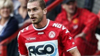 Αυτή είναι η νέα φανέλα       του Σάκη Παπάζογλου με τη Ρόντα  !(pic)