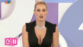 Η Ελεονώρα ποστάρει το ντεκολτέ της και μας ζαλίζει! (pics)