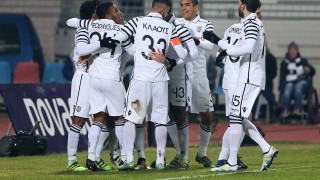 Κεντούσε δαντέλες                             ο ΠΑΟΚ…