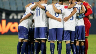 Πνέει τα λοίσθια                           ο Ηρακλής