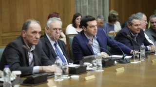 Με αυτούς τους φωστήρες        η χώρα δεν έχει ελπίδα…