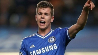 Ο Φαν Χίνκελ              μένει         στην Τσέλσι!