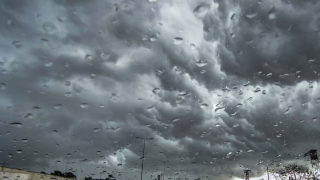 Νέα κακοκαιρία εξπρές: Καταιγίδες και θυελλώδεις άνεμοι