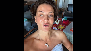 Σέξι στο Παρίσι η Δήμητρα Ματσούκα: Με μία...πετσέτα στο TikTok