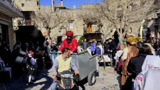 Σάλος για το αποκριάτικο «χιούμορ» με τους νεκρούς μετανάστες στη Χίο