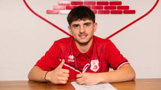 Πανσερραϊκός: Επαγγελματικό συμβόλαιο υπέγραψε ο Θωμάς Αραμπατζής