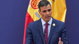 Πέδρο Σάντσεθ: Ποδηλατόφιλος ο πρωθυπουργός που είπε «no pasarán» στις ΗΠΑ