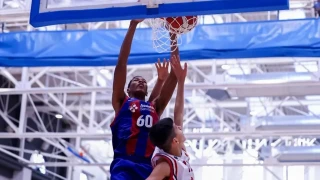 Αυτός είναι ο διάδοχος του Γουεμπανιάμα-Είναι 15 ετών και έχει ύψος 2.09μ!