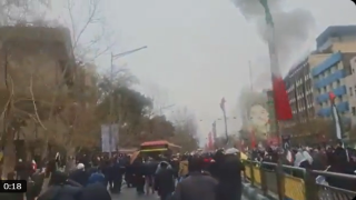 Τεχεράνη: Ισχυρές εκρήξεις την ώρα μαζικών διαδηλώσεων