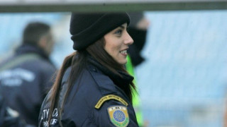 Η σέξι αστυνομικός που έλαμψε στο Καυταντζόγλειο (pic)