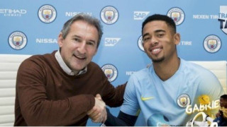 «Πολίτης» και επίσημα                      ο Γκάμπριελ Ζεσούς