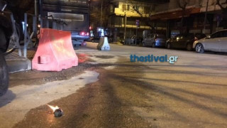 ΕΚΤΑΚΤΟ: Επίθεση με βόμβες μολότοφ κατά των ΜΑΤ στο τουρκικό προξενείο