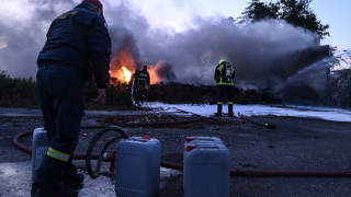 Πάτρα: Έσβησε η μεγάλη φωτιά στο παλιό εργοστάσιο της Pirelli